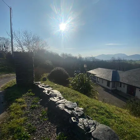Semesterbostad Ring Of Kerry 4 Bedroom House With Private Garden, Table Tennis *