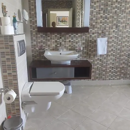 Ring Of Kerry 4 Bedroom House With Private Garden, Table Tennis Holiday home